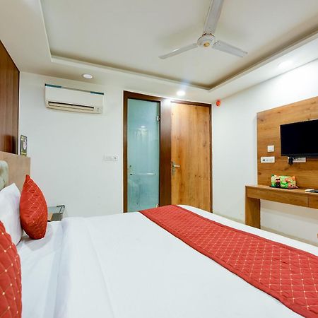 Glory Inn Near Delhi International Airport Нью-Дели Экстерьер фото
