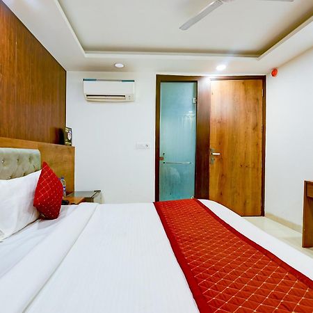 Glory Inn Near Delhi International Airport Нью-Дели Экстерьер фото