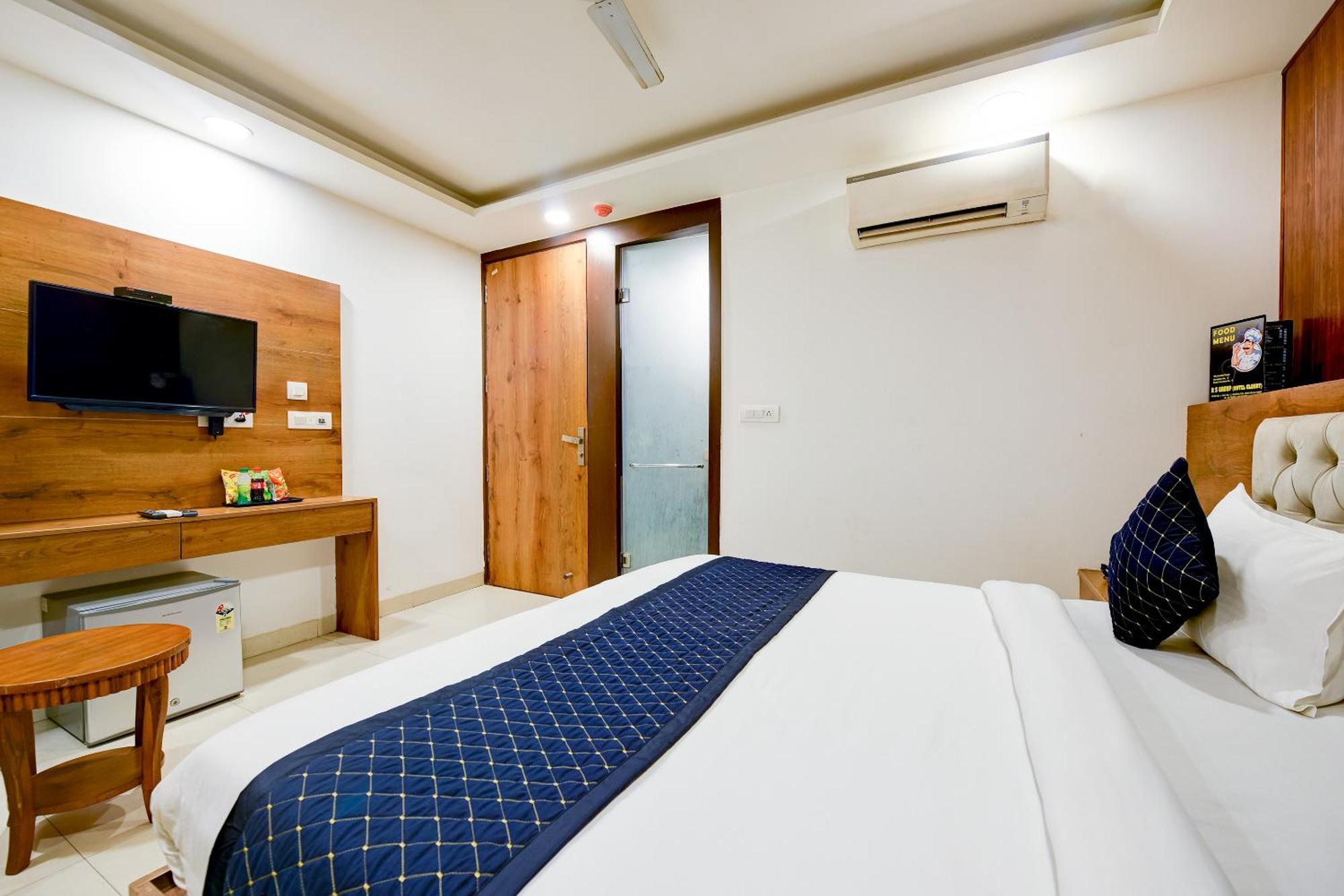 Glory Inn Near Delhi International Airport Нью-Дели Экстерьер фото