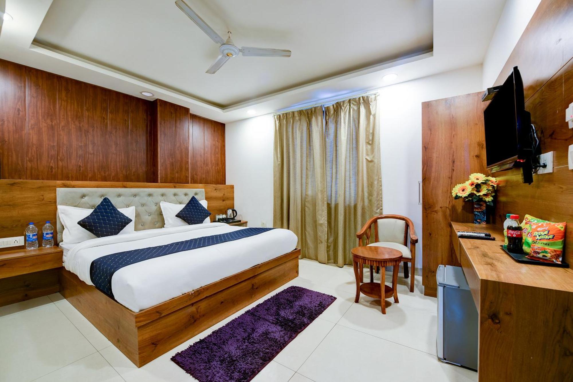 Glory Inn Near Delhi International Airport Нью-Дели Экстерьер фото
