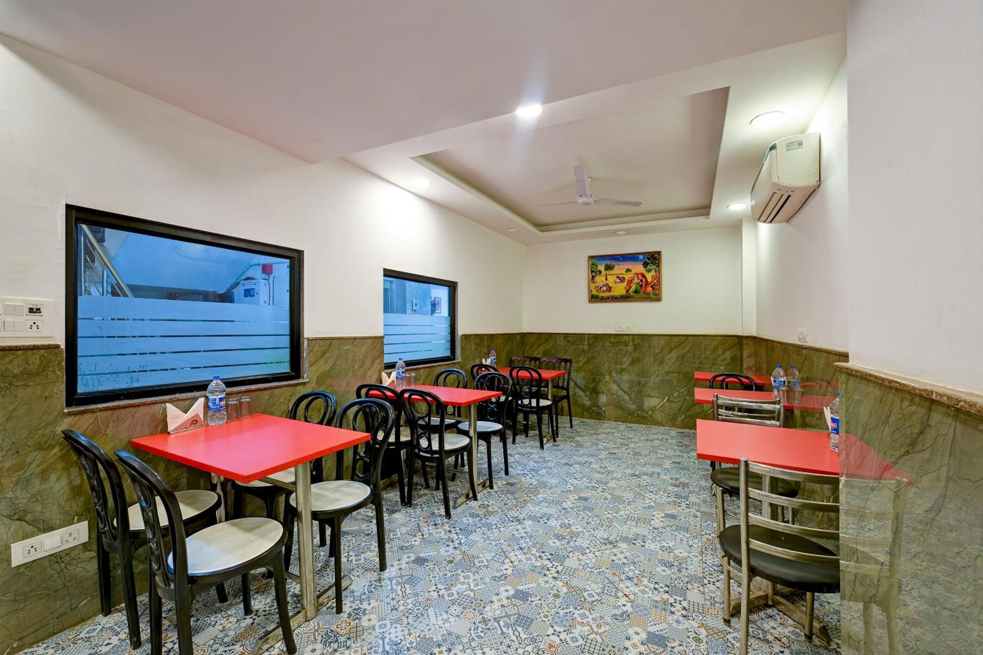 Glory Inn Near Delhi International Airport Нью-Дели Экстерьер фото